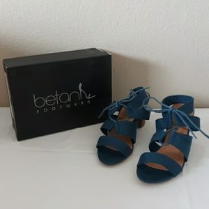 Betani Lace Up Block Heeled Sandal